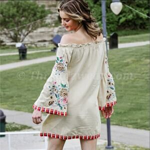 Velzera embroidered off shoulder bell sleeve dress small